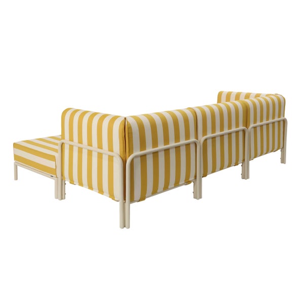 Gelb-weiß gestreiftes Lounge-Ecksofa mit Metallgestell für den Garten.