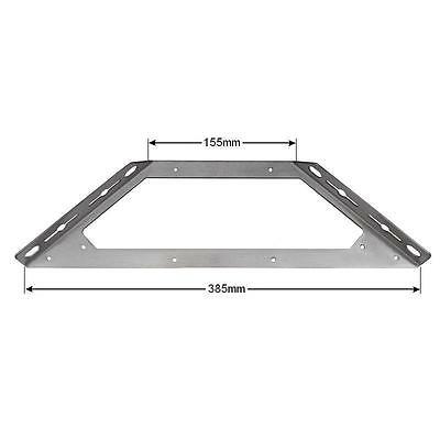 Trapezförmiger Metallhalter für Markisen mit einer Breite von 385 Millimetern und einer oberen Breite von 155 Millimetern.