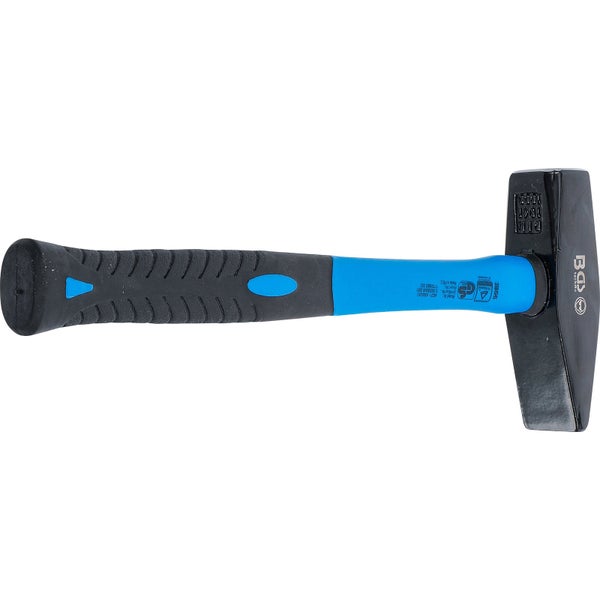 Fäustel mit schwarzem Hammerkopf und blau-schwarzem Griff