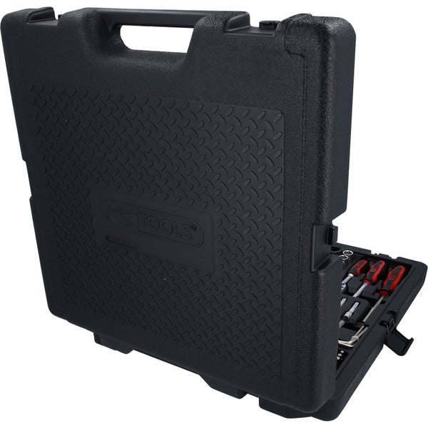 Werkzeugkoffer mit Werkzeugsortiment geöffnet