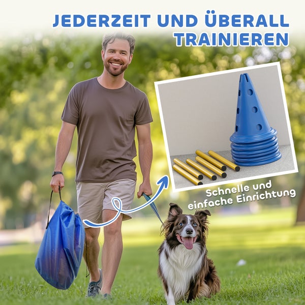 Hundetraining-Set mit Hütchen und Slalomstangen in einer Transporttasche, getragen von einem Mann beim Spaziergang mit Hund in einem hellen Park.
