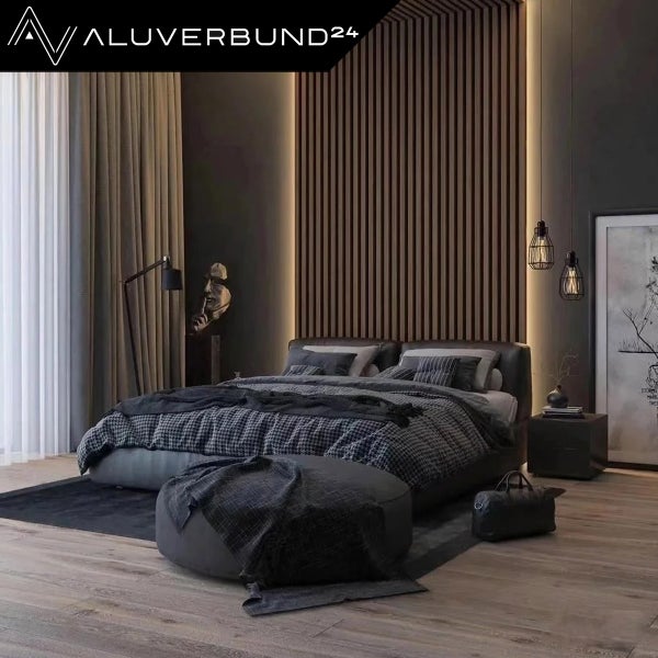 Modernes Schlafzimmer mit Holzwandverkleidung, Bett, Nachttisch und Dekoration