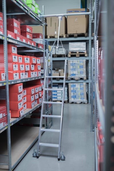 PROREGAL Stufen Regalleiter Drehbar für Doppelregal 6 Stufen