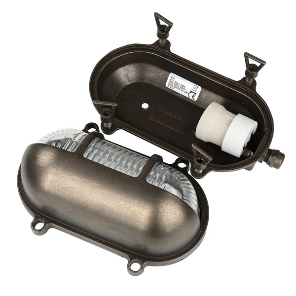 Geöffnete ovale Außenleuchte mit Lampenfassung