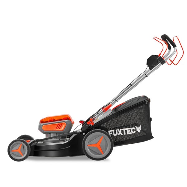 Aufsitzrasenmäher mit Fangkorb der Marke Fuxtec