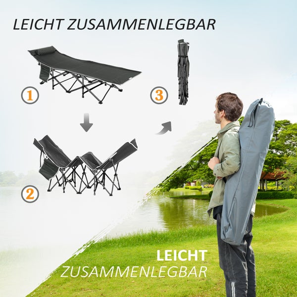 Wohnzimmer mit floraler Wandtapete, Sofa, Stehlampe und Dekorationen für ein helles Ambiente.