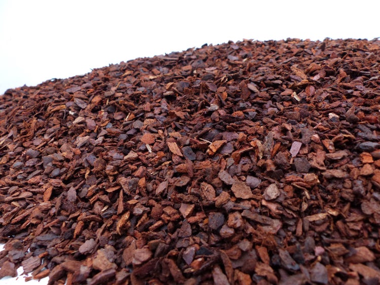 70 Liter Premium Pinienrinde Bodengrund 2-8-mm