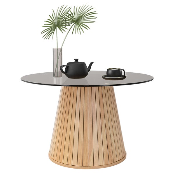 Gepolsterte Sitztruhe mit Stauraum am Fußende eines Bettes, beige Polsterung, goldfarbene Metallbeine, moderne Schlafzimmereinrichtung.