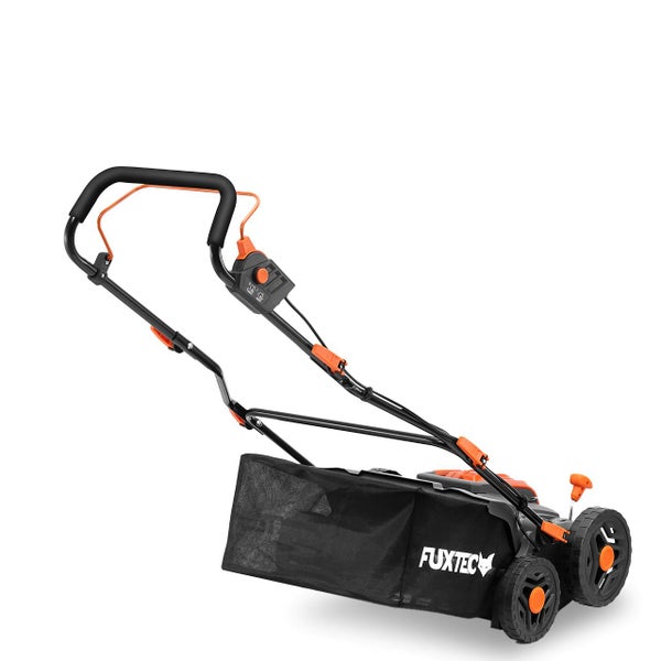 Fuxtec Elektro-Rasenmäher mit schwarzem Grasfangsack und verstellbarem Holm.