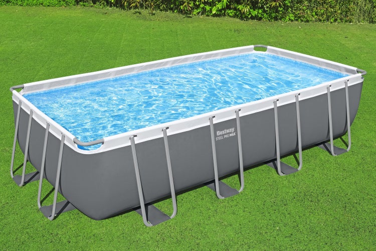 Bestway Steel Pro Max rechteckiger Frame Pool auf einer Rasenfläche.