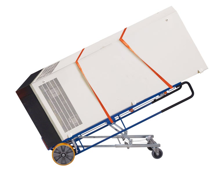 Treppensteiger-Sackkarre mit einem darauf befestigten weißen Objekt
