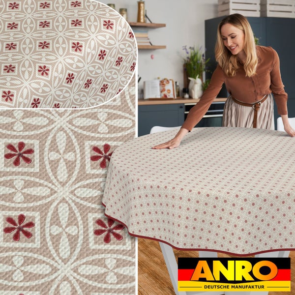 Tischdecke mit Muster und ANRO Logo im Küchenbereich