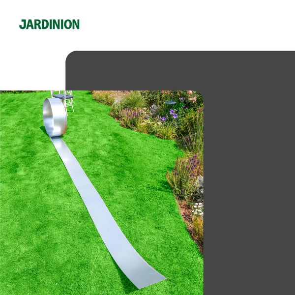 Garten mit Rasenkante aus Metall zur Beetbegrenzung