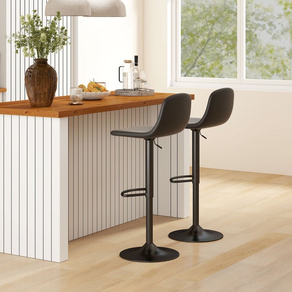 Standspiegel mit LED-Beleuchtung vor einem Schlafzimmer