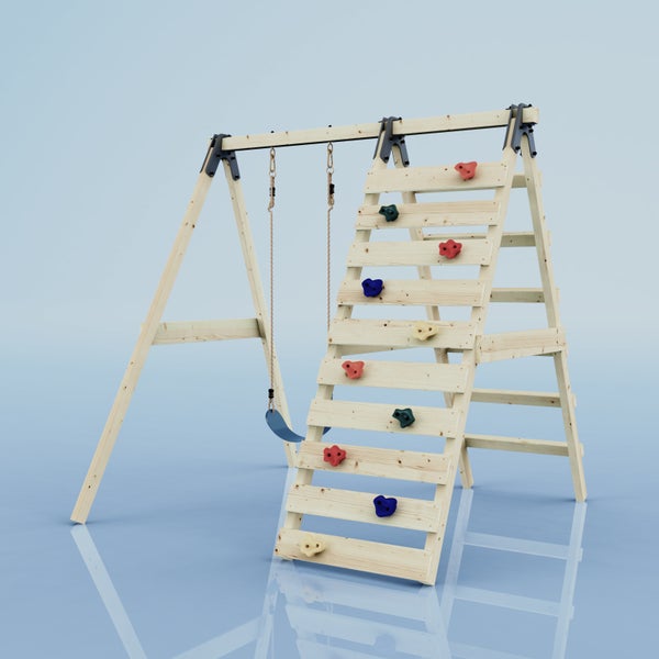 Kinderspielgerät aus hellem Holz mit einer Schaukel und einer Kletterwand mit bunten Klettersteinen.