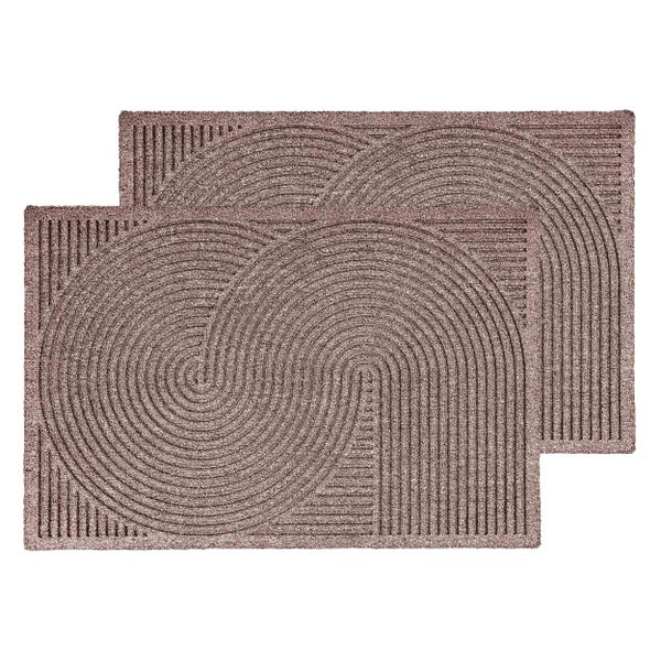 Zwei Fußmatten mit geometrischem Muster