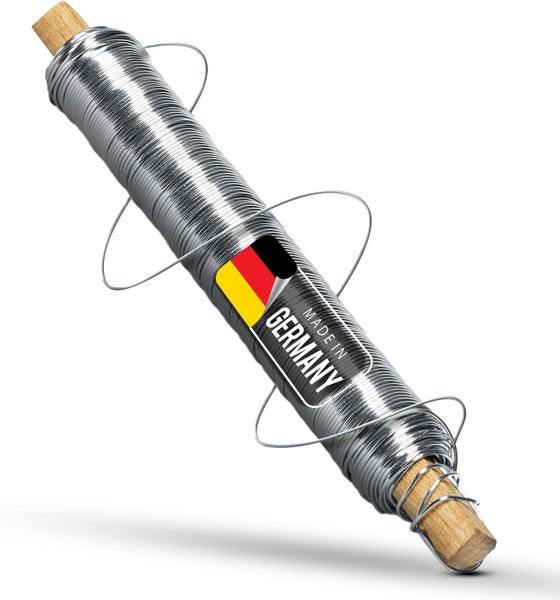 Verzinkter Wickeldraht auf einem Holzstab, Hergestellt in Deutschland.