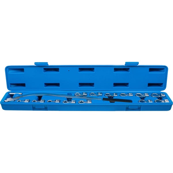 Steckschlüsselsatz im geöffneten blauen Koffer