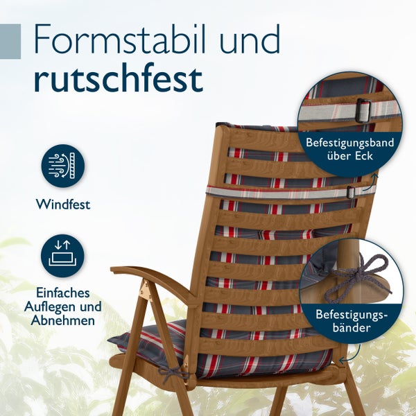 Gartenstuhlauflage auf einem Holzstuhl mit Eckband und Bindebändern zur Befestigung, windfest und einfach zu handhaben.
