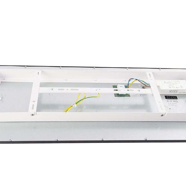 Innenansicht einer Deckenleuchte mit Verkabelung und Montagerahmen