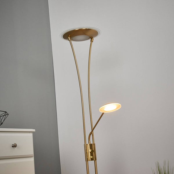 Präzisionspinzette aus Edelstahl mit grauem Griff hält ein kleines elektronisches Bauteil.