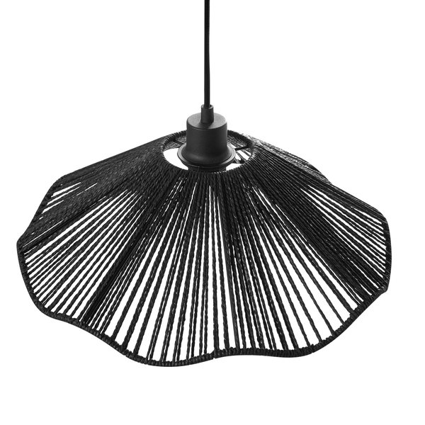 Moderne Pendelleuchte mit Schirm aus gewickeltem Seil für eine effektvolle Beleuchtung.