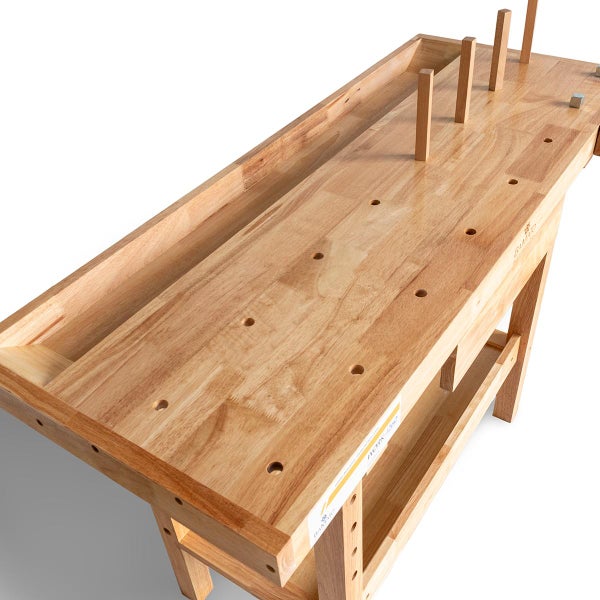 Werkbank aus Holz mit Ablagefläche und Werkzeughaltern