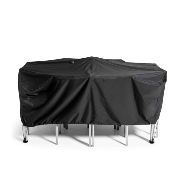 Abdeckhaube für Gartenmöbel aus dunklem Textilgewebe für eine Sitzgruppe.