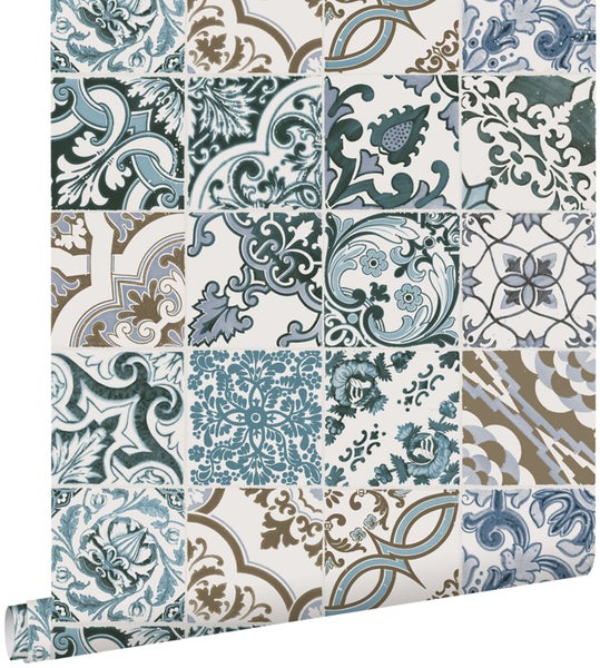 Tapetenrolle mit Fliesenmuster