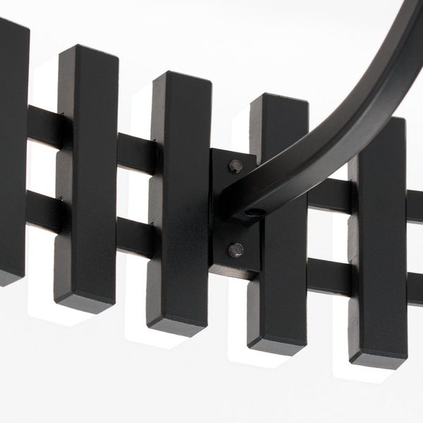 Detail einer Pendelleuchte mit dekorativen Elementen