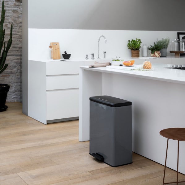 Curver Deco Bin Mülleimer - 65L- mit Pedal - cool grey