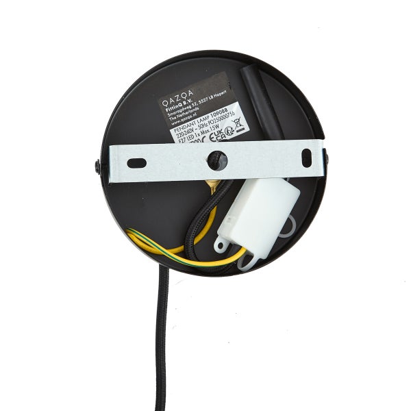 Innenansicht einer Pendelleuchte mit Kabeln und Befestigungselementen.