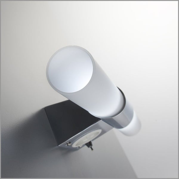 Spiegelleuchte - 4,9W, 470lm, LED, mit Steckdose, 45cm, warmweiß, chrom