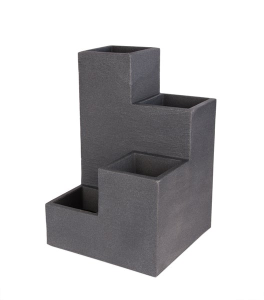 Gestufter Pflanztopf für den Aussenbereich