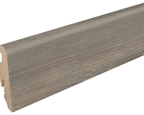 Fußleiste mit Holzstruktur