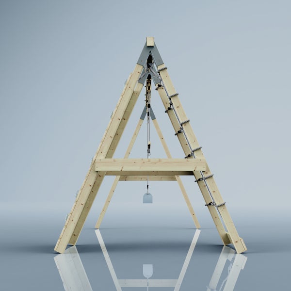 Klettergerüst aus Holz in A-Form mit Kletterwand, Strickleiter und Seilzug.