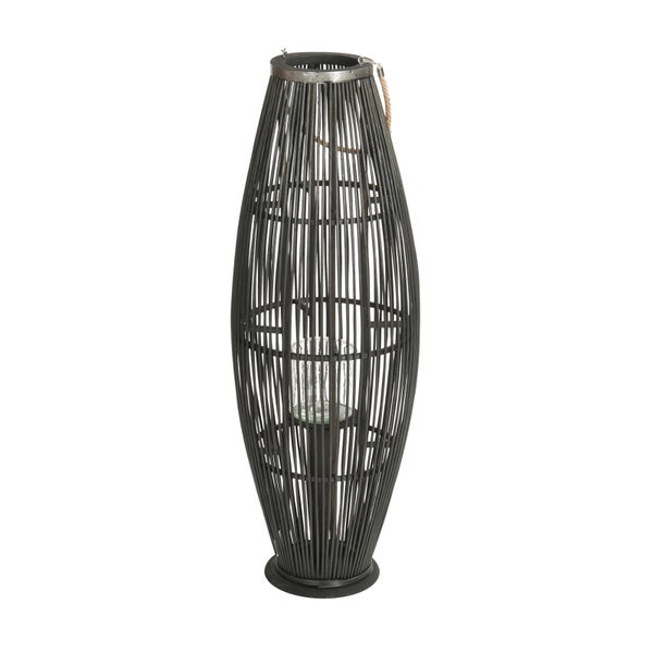 Bodenlaterne aus Rattan mit Glaseinsatz