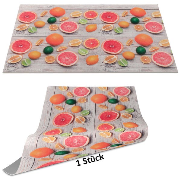 Dekorative Küchenrückwand mit Zitrusfrucht-Motiv auf Holzoptik-Hintergrund, ein Stück.