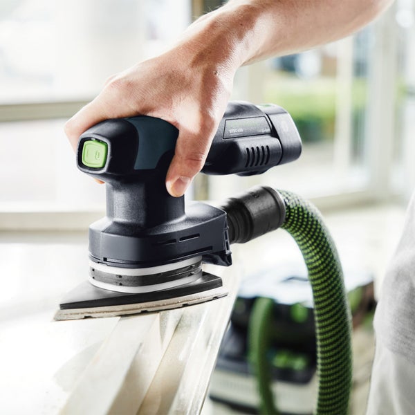Festool DTSC 400 Akku-Dreieckschleifer im Einsatz