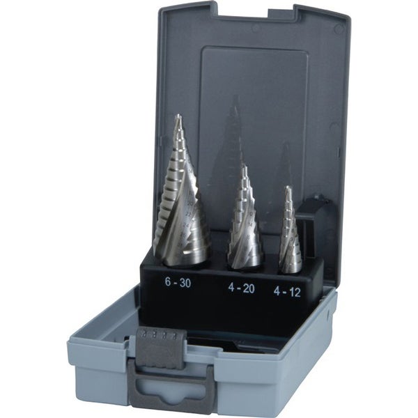 Steckschlüsselsatz in einem schwarzen Gehäuse