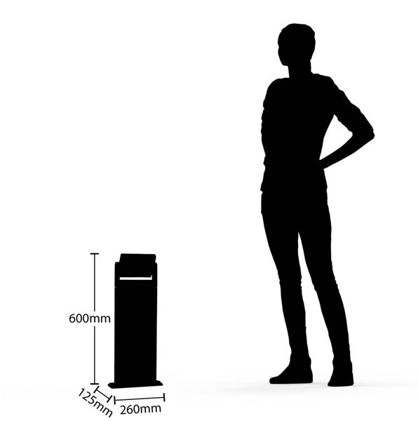 Größenvergleich einer Außenleuchte neben einer Person mit Maßen: Höhe 600 Millimeter, Breite 260 Millimeter und Tiefe 125 Millimeter.
