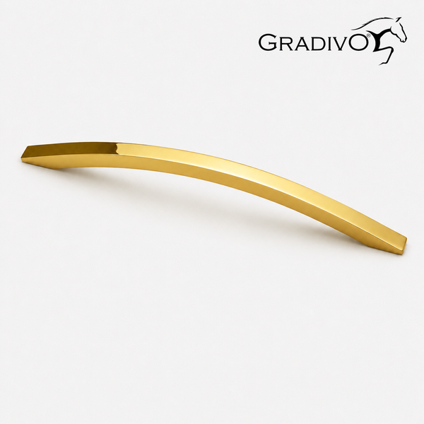 Gebogener Möbelgriff aus Metall in polierter Gold-Optik. Gradivo Logo.