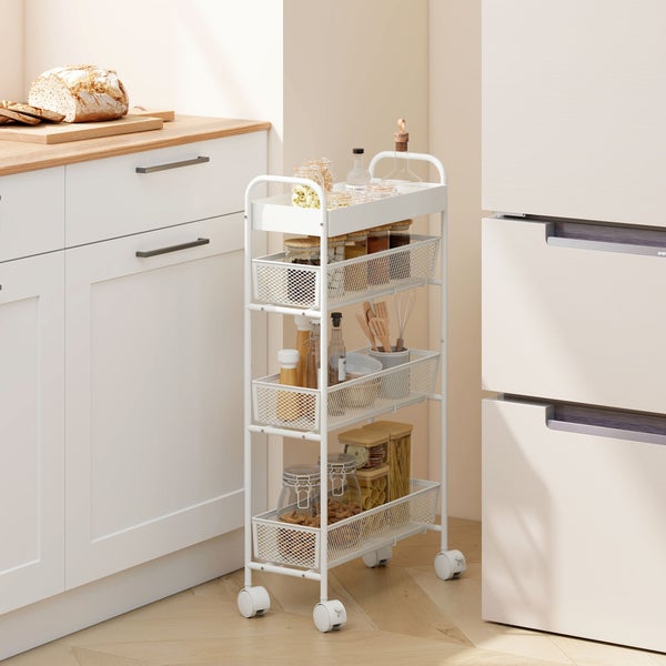 Weißer Küchenrollwagen mit vier Etagen aus Metallgitter, bestückt mit Vorratsbehältern, in einer hellen, aufgeräumten Küche neben einem Kühlschrank.
