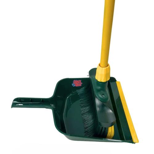 Kehrgarnitur mit Besen und Kehrschaufel