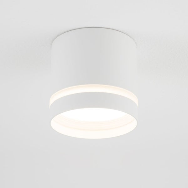 Weiße zylindrische Deckenleuchte