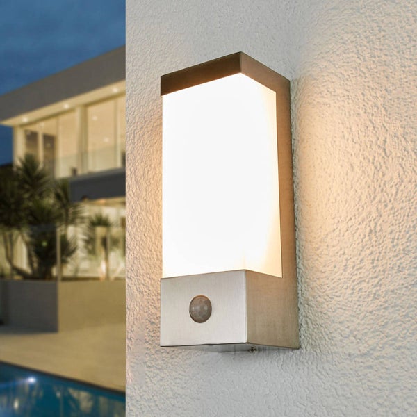 Lindby Edelstahl Wandlampe aussen mit Bewegungsmelder, Wandleuchte außen spritzwassergeschützt IP44 1x 6,5W LED Außenleuchte