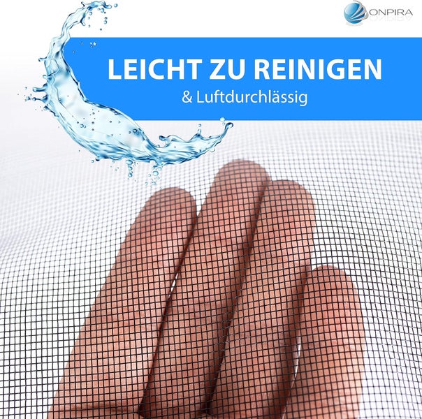 Onpira Logo, feinmaschiges Insektenschutzgewebe, leicht zu reinigen und luftdurchlässig, Detailansicht mit Hand.