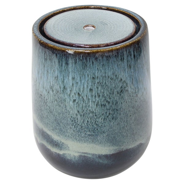 Keramik-Solarleuchte für den Außenbereich mit glasiertem Gehäuse und obenliegendem Solarpanel.