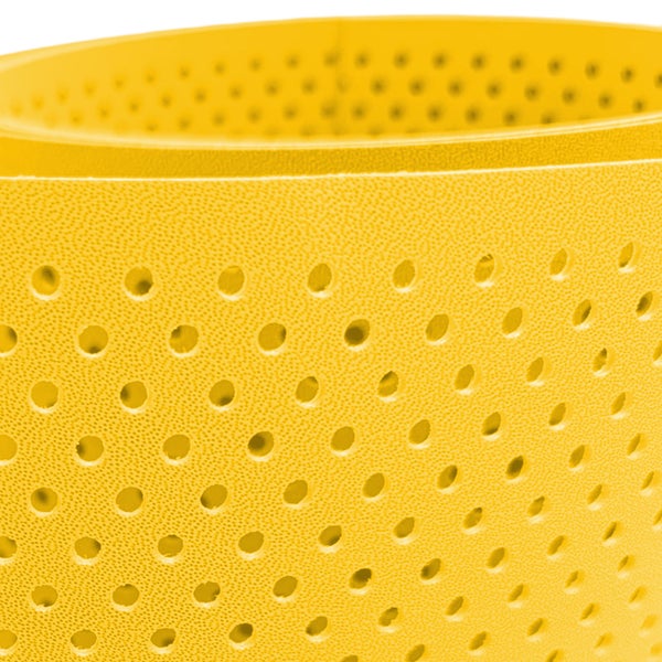 Nahaufnahme eines gelochten Bandes