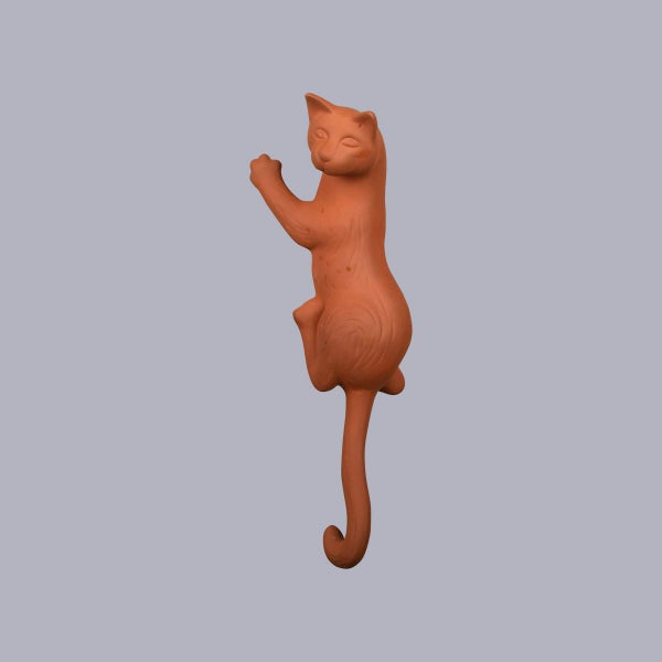 Kletternde Katze aus Terrakotta